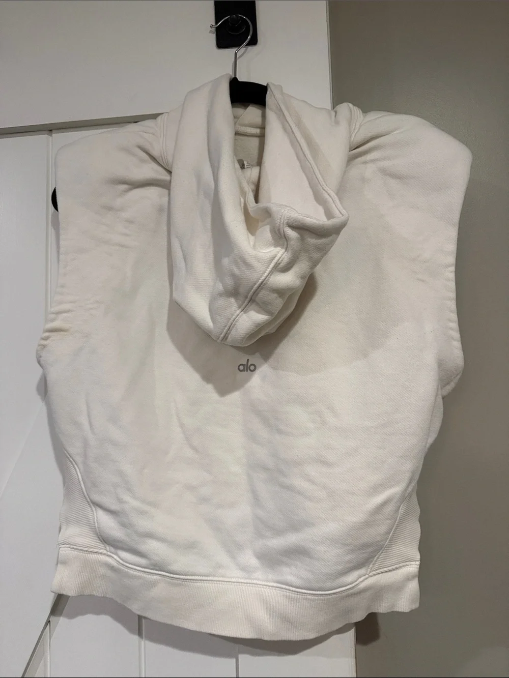 ALO 2-piece Cream Sleeveless Hoodie & Shorts Set